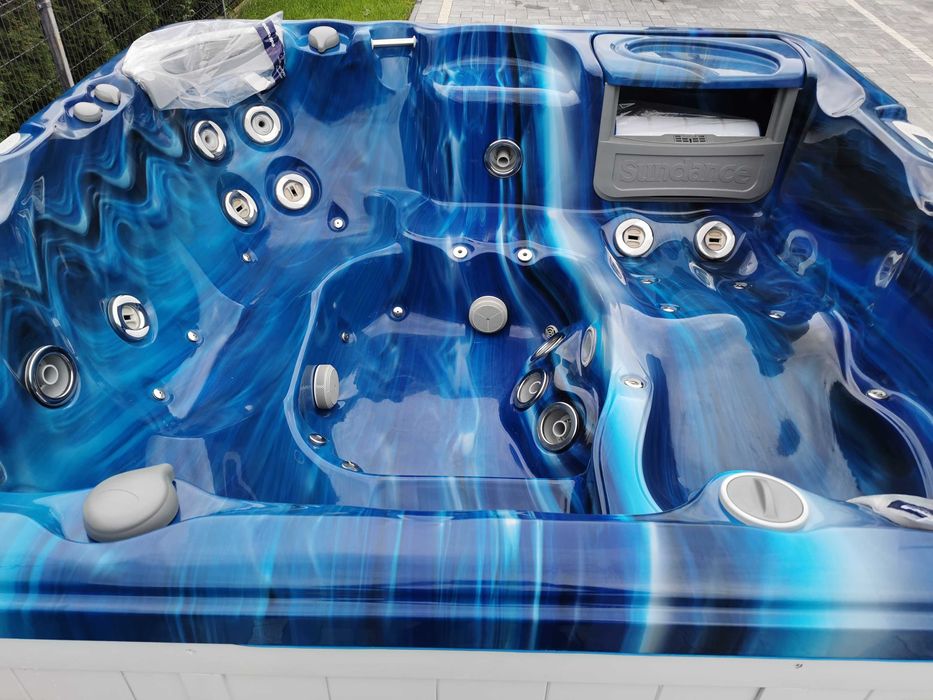 Jacuzzi Sundnace Hotspring  30 % ceny salonowej w MediSpa Balia Wanna