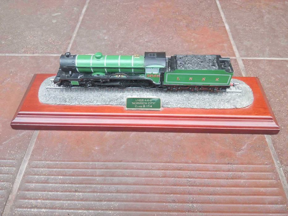 Model lokomotywy LNER 4-6-0. Ładny.