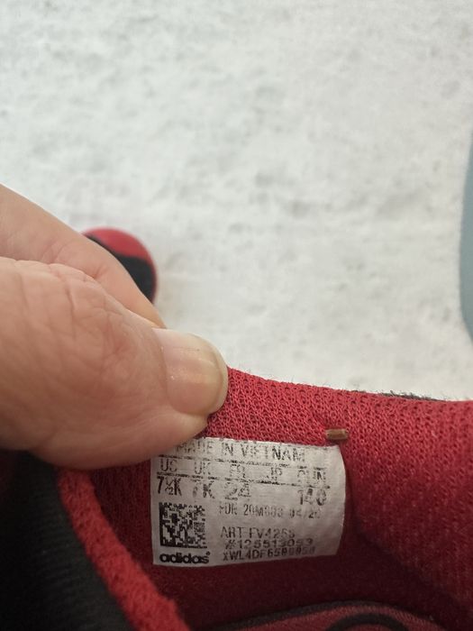 Дитячі кросівки Adidas в ідеалі 24 см