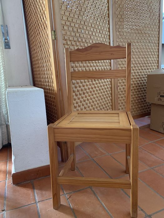 5 - conjunto cadeiras  de madeira