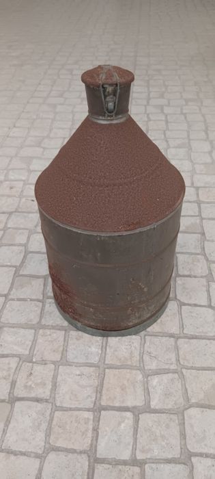 Conjunto de 2  bilhas antigas