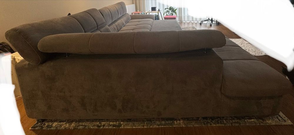Sofá com chaise longue