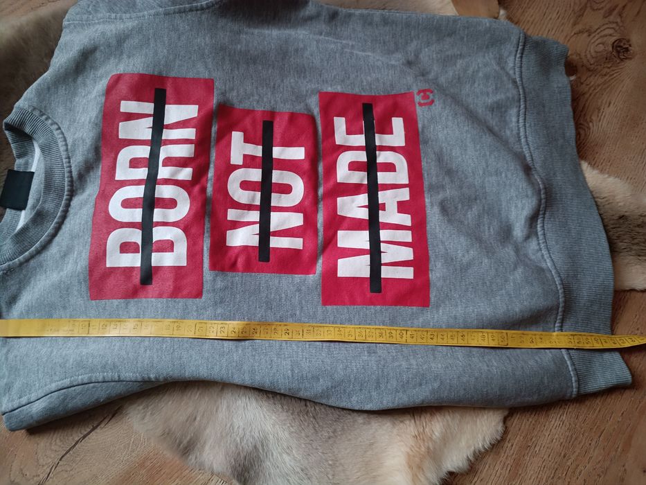 Szara bluza sportowa marki Cropp