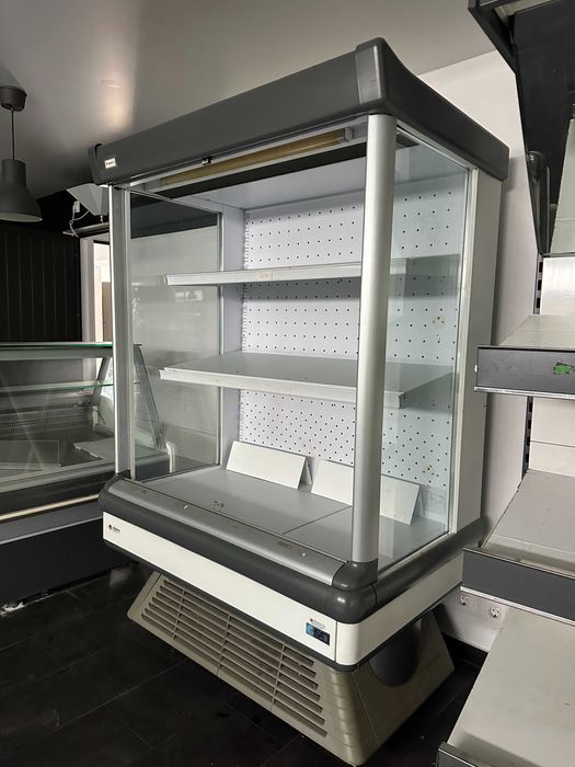 Vitrine Refrigerada Vertical de Exposição – 2 Unidades Disponíveis