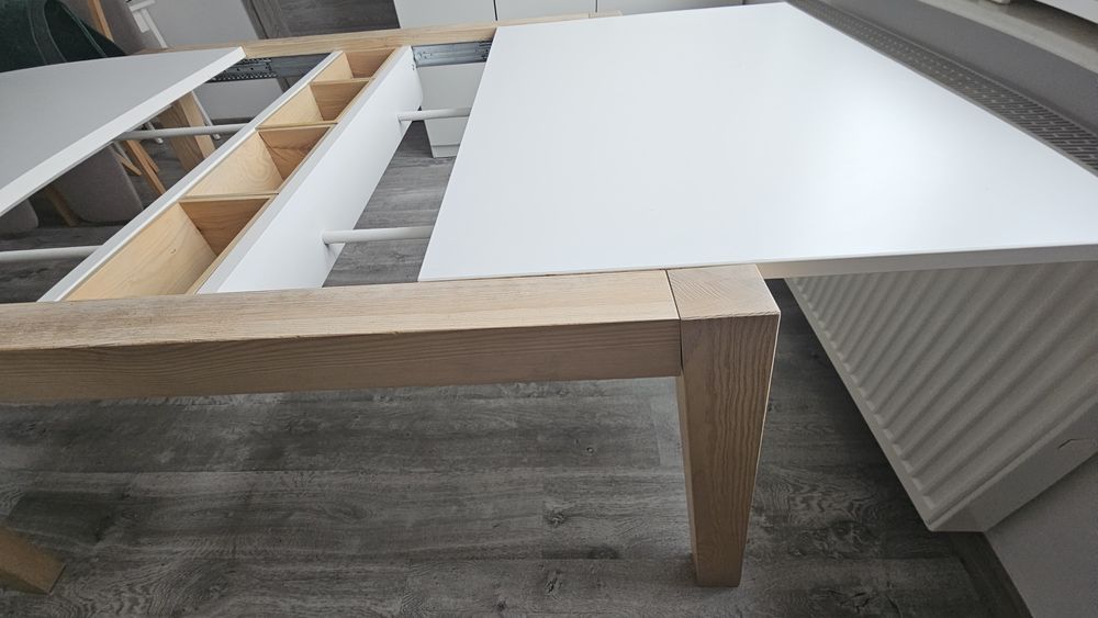 Stół rozkladany marki VOX