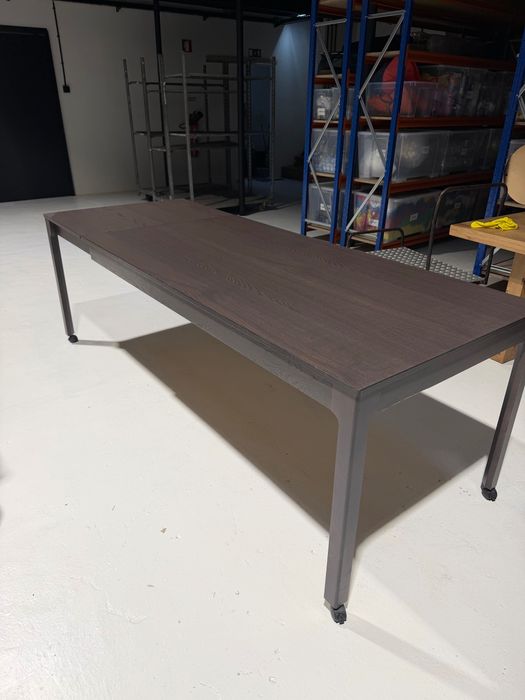 Mesa de madeira com rodas extensível