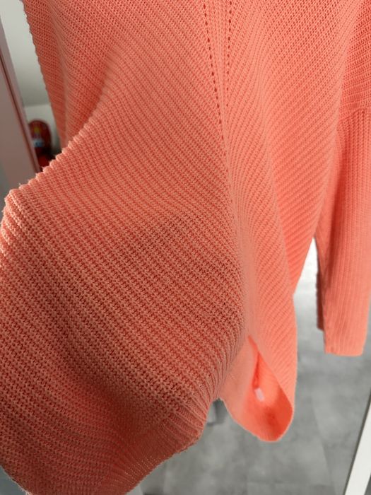 Pomarańczowy neonowy sweterek sweter