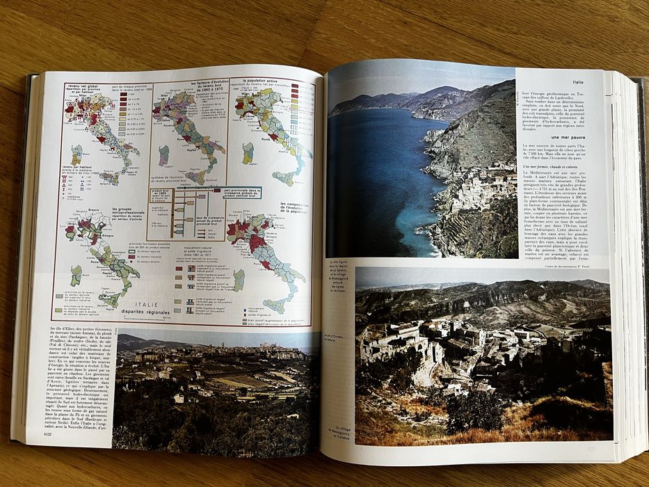 Enciclopédia Larousse, em francês