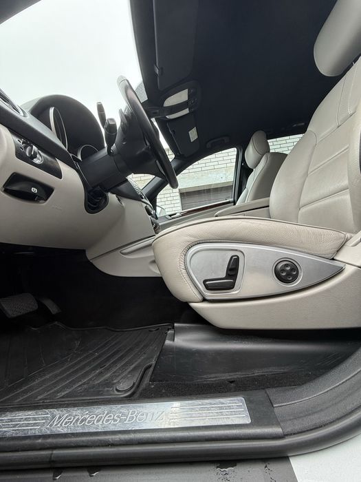 Офіційний Mercedes-Benz ML 350