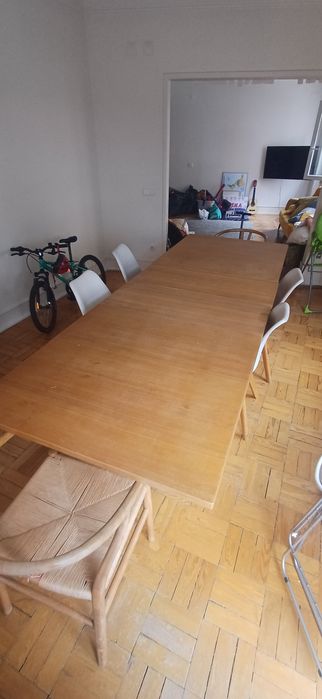 Mesa de Jantar de Madeira
