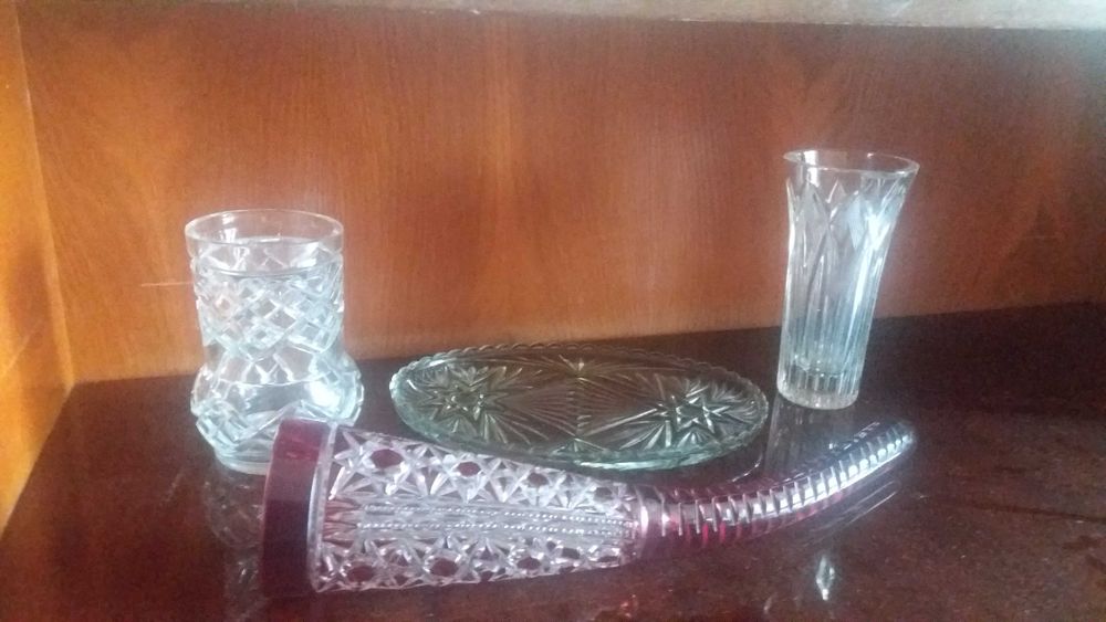 Хрусталь : вазы, пепельницы, рюмки и тд