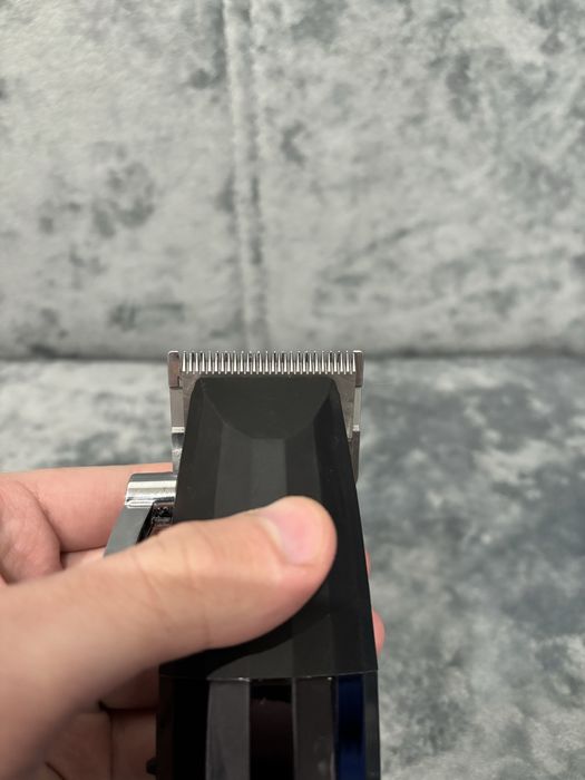 Продам машинку для стрижку JRL FreshFade 2020C