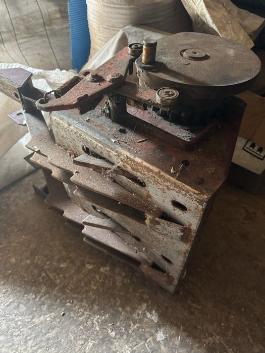 Вʼязалиний стіл Sipma , в’язалий апарат сіпма