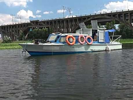 Круизный каютный катер 10м