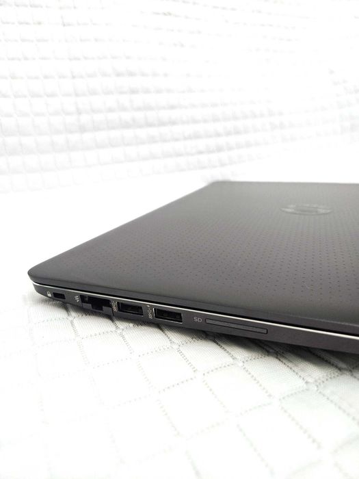 Ноутбук HP ZBook Studio G3 Mobile Workstation