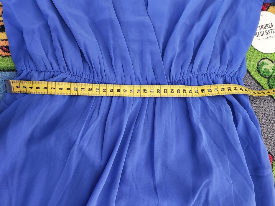 Chabrowa sukienka szyfon falbanki asymetryczna M NAKD