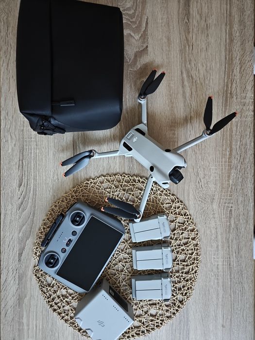 DJI mini 4 pro Fly More Combo, kontroler RC2, pudełko, gwarancja