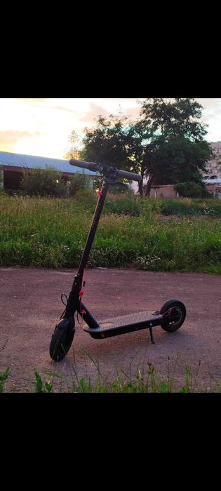 Продам електро самокат Kugoo m365