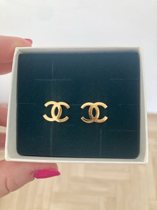 Kolczyki cc złote stal logo