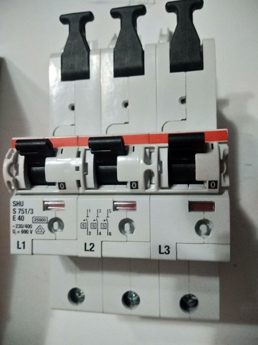 Єлектро вимикачі