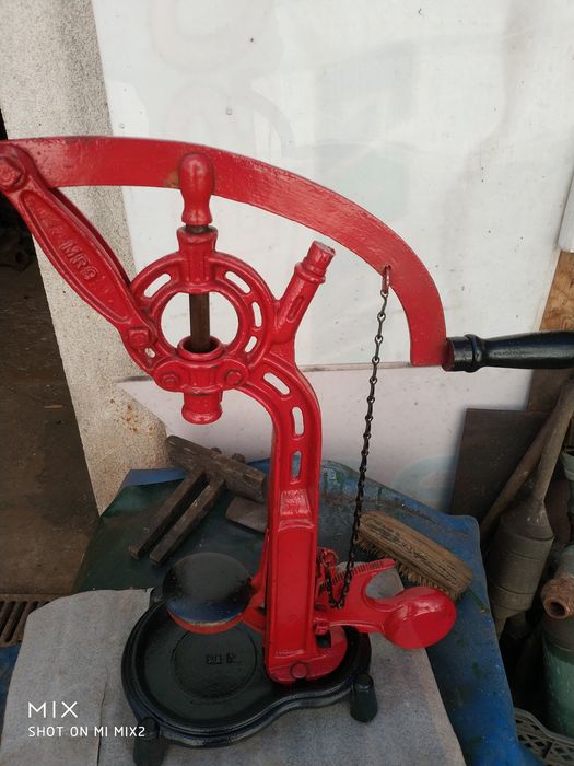 Máquina  de costura e outros
