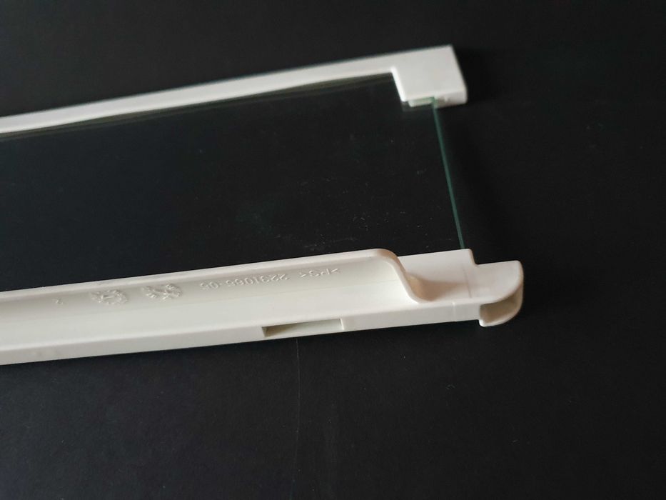 Półka szklana do lodówki z listwami. Szyba AEG Electrolux Santo