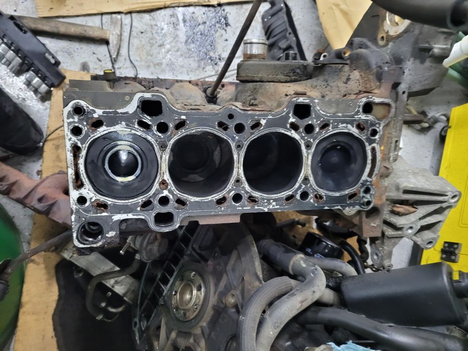 Blok dół silnika ducato 2.3 części