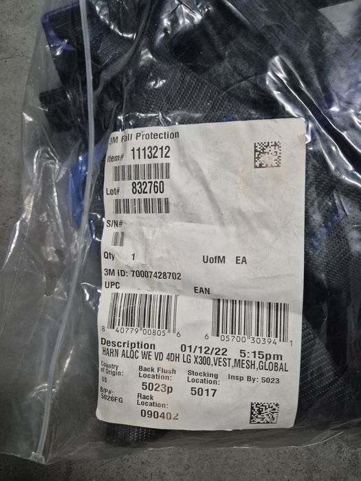 Arnês de segurança  3M  e sistema antiqueda retratil 3M tudo novo nunca usado dentro das caixas