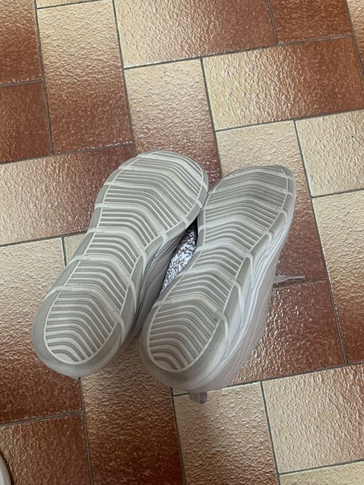 Sapatilhas Skechers novas