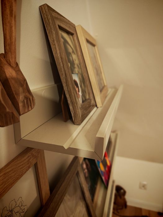 Listwa półka ścienna na zdjęcia Mosslanda IKEA