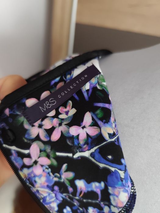 Elegancka kwiecista sukienka r.48