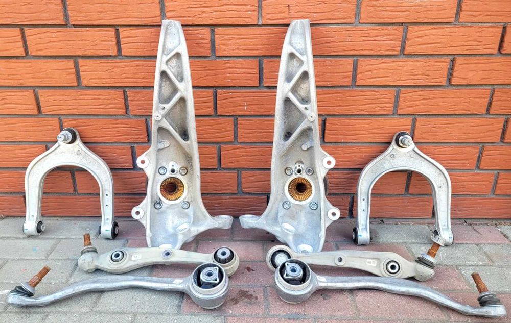 Важелі/ричагі підвіски перід зад підвіски BMW IX