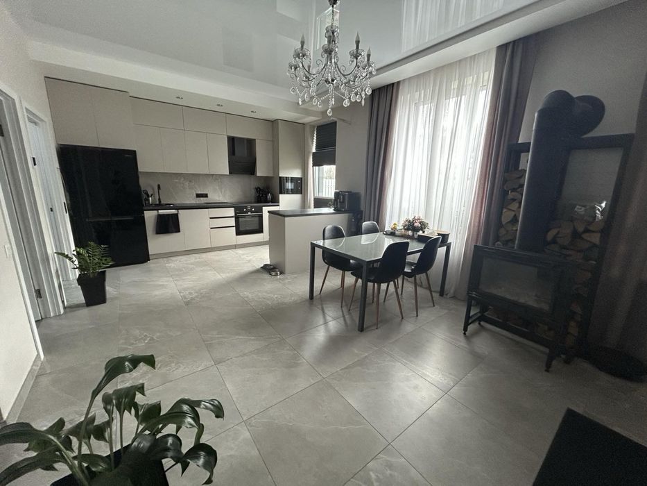 Продажа Таунхаус Вышгородский район,с.Новые Петровцы КГКанево ,озеро