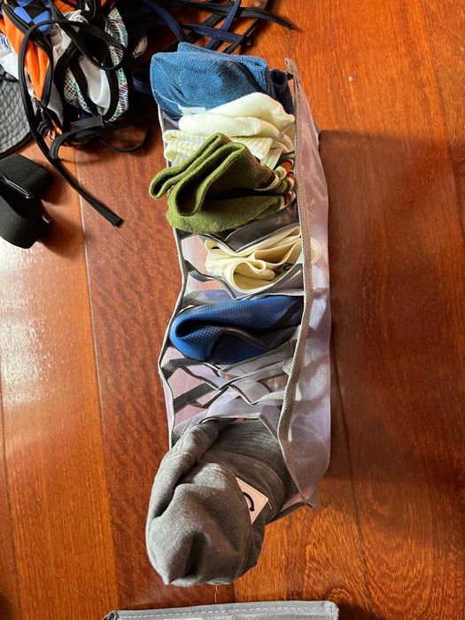 2 organizadores diferentes de roupa