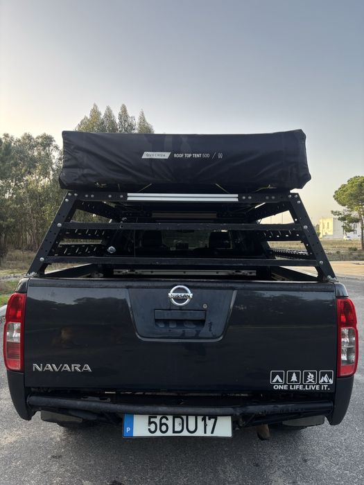 Nissan Navara D40 com tenda