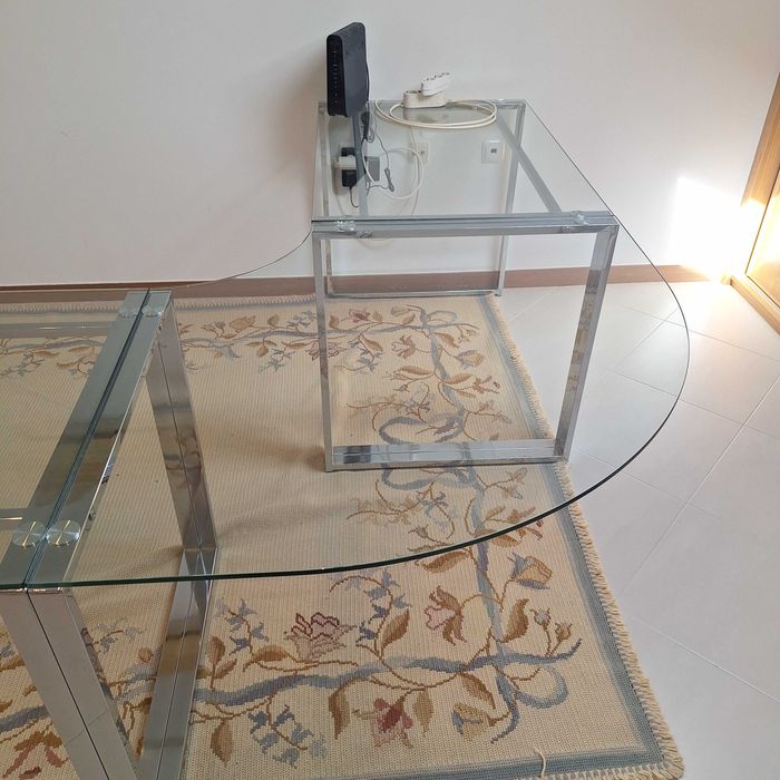 Mesa de escritório funcional e moderna