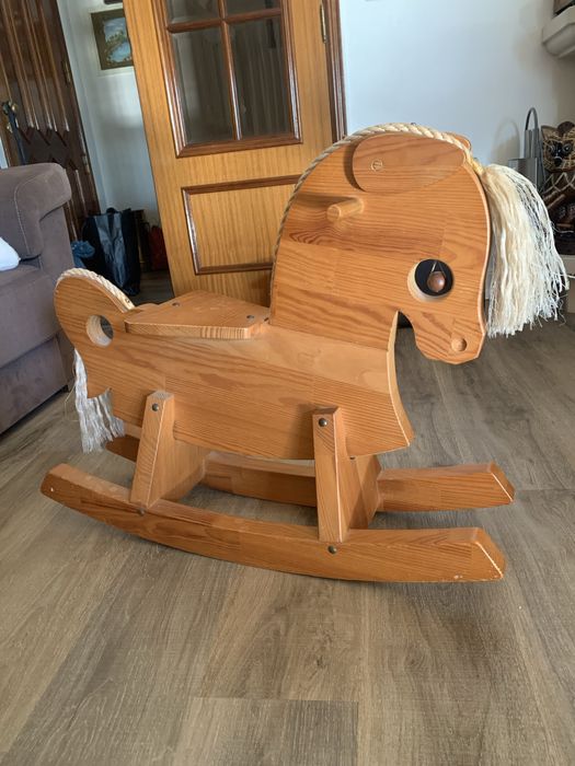 Cavalinho de madeira