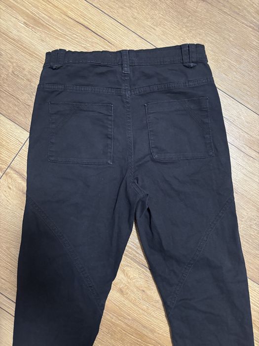 Czarne spodnie o prostym kroju Reserved, 152 cm.