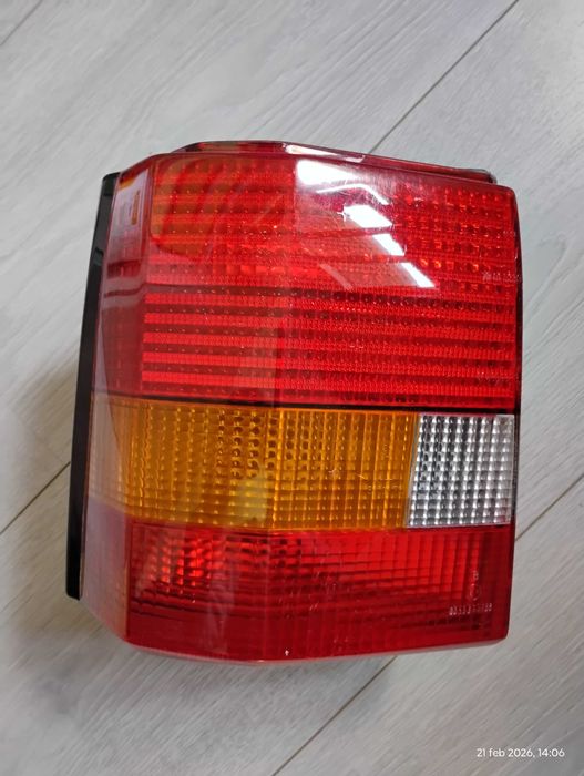 Farolim traseiro Drt  ou Esq Escort cabrio Mk4