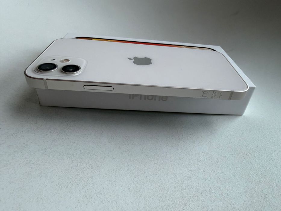 iPhone 12 telefon biały 64GB