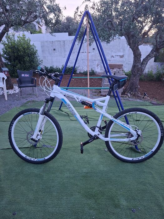 Bicicleta Berg TrailRock 4.1