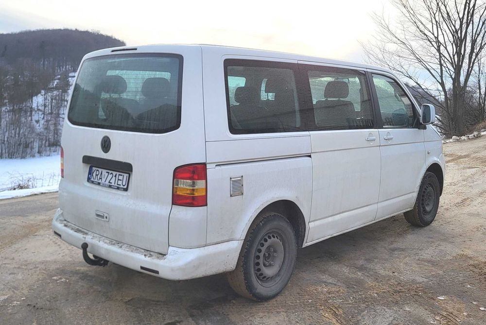 Volkswagen Transporter T5 1,9 TDI 105 KM 8 osobowy MA MOC klima