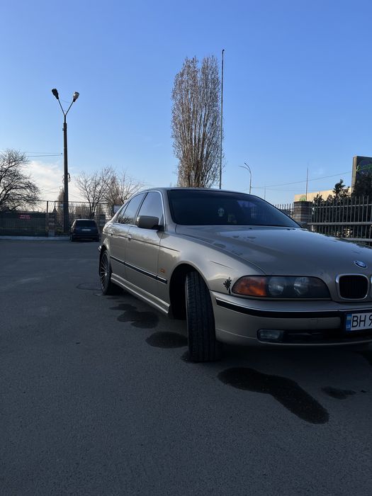 Продам бмв е39 2.2 мкпп