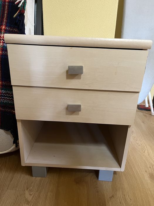 Cama+colchão+estrado+mesa de cabeceira