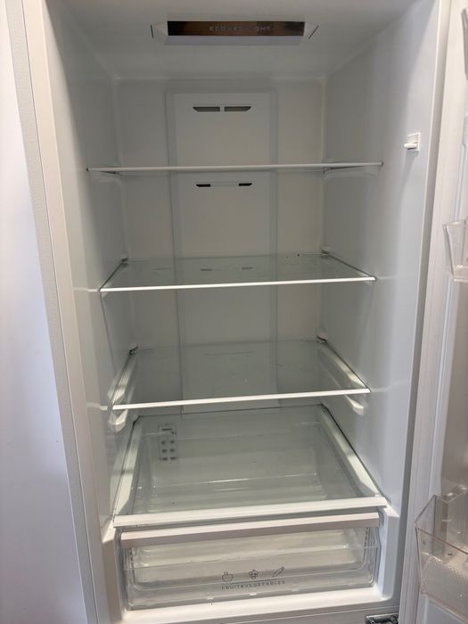 Frigorífico em excelentes condições pra sair rápido!!!