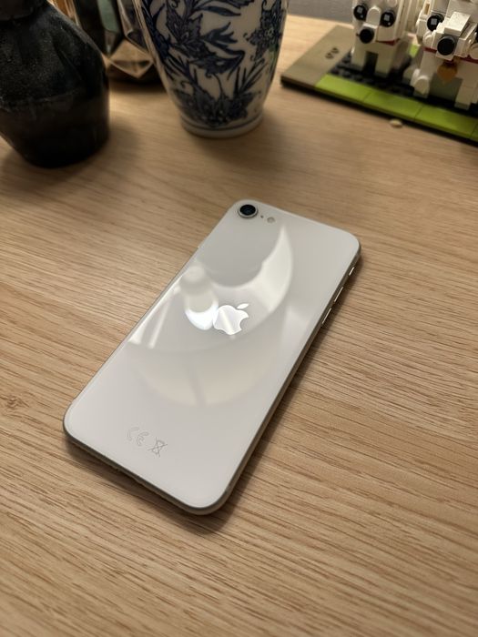 Apple Iphone SE 2020 64gb 80% super stan bez pęknięć w pełni sprawny