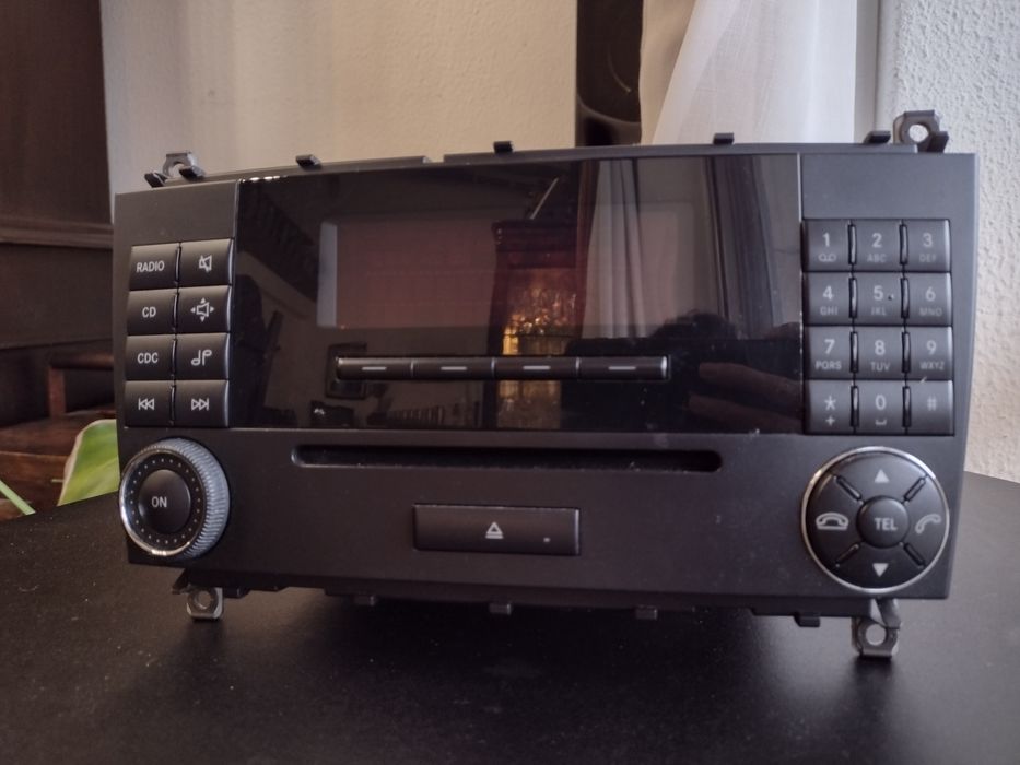 Auto-rádio com leitor de cd's Mercedes MF2530