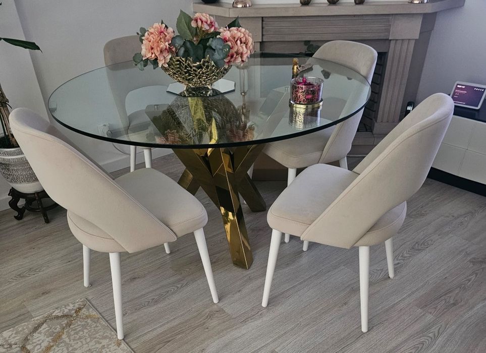 Mesa de Sala e Cadeiras