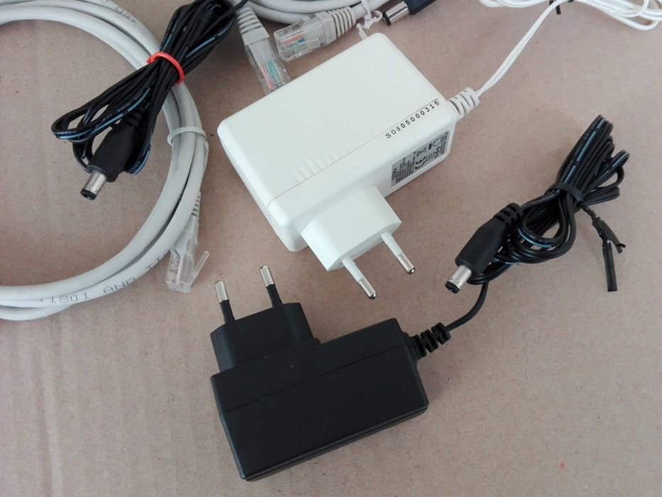 Pack of 2 Routers: Thomson TG787 + Pirelli DRG A221G64286117961091124