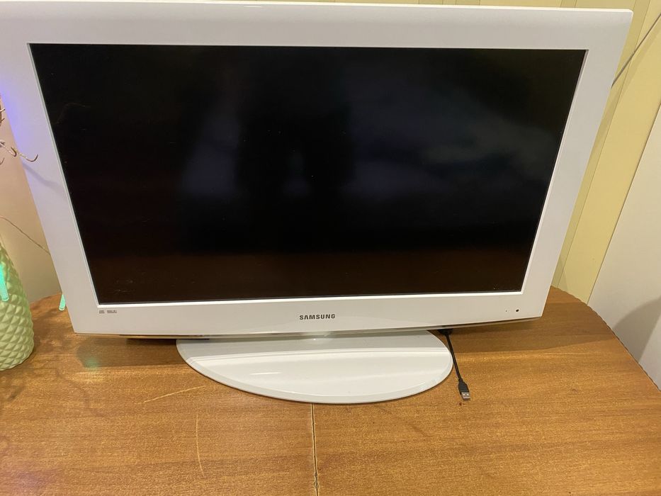 Стол с телевизором ,читайте описание